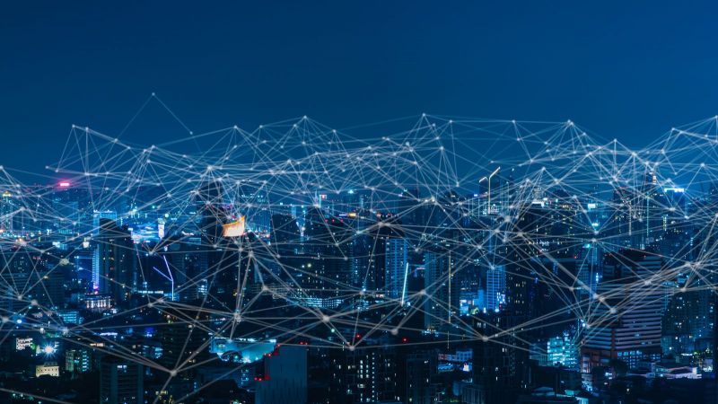 Das Bild zeigte eine vernetzte Stadt bei Nacht. 