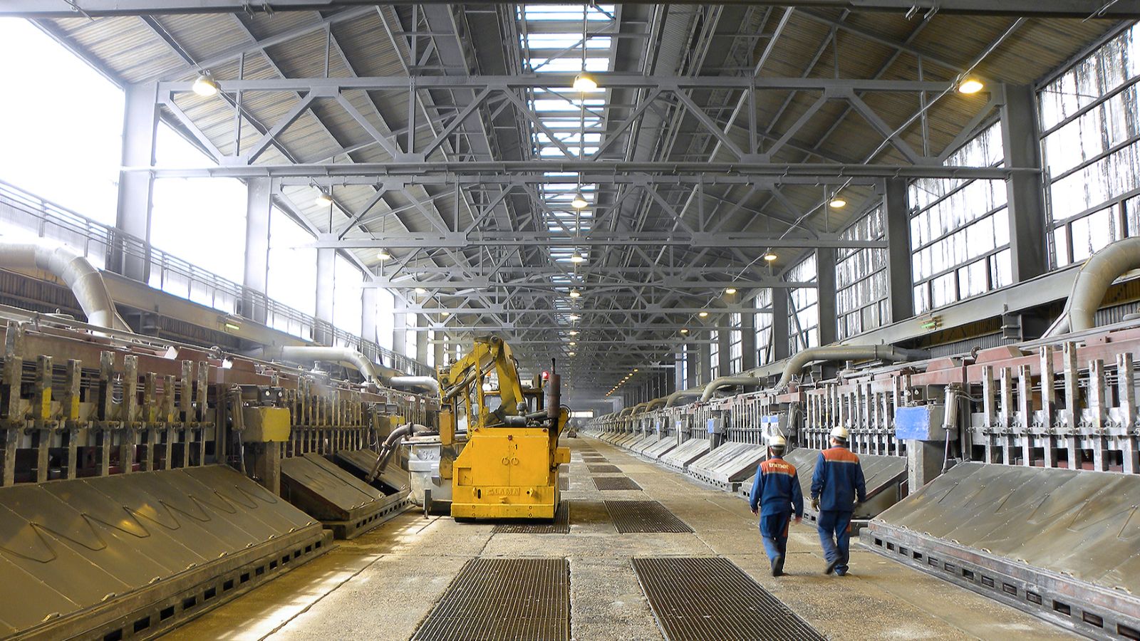 Das Bild zeigt die Elektrolyse-Öfen des Essener Aluminium-Herstellers TRIMET. 